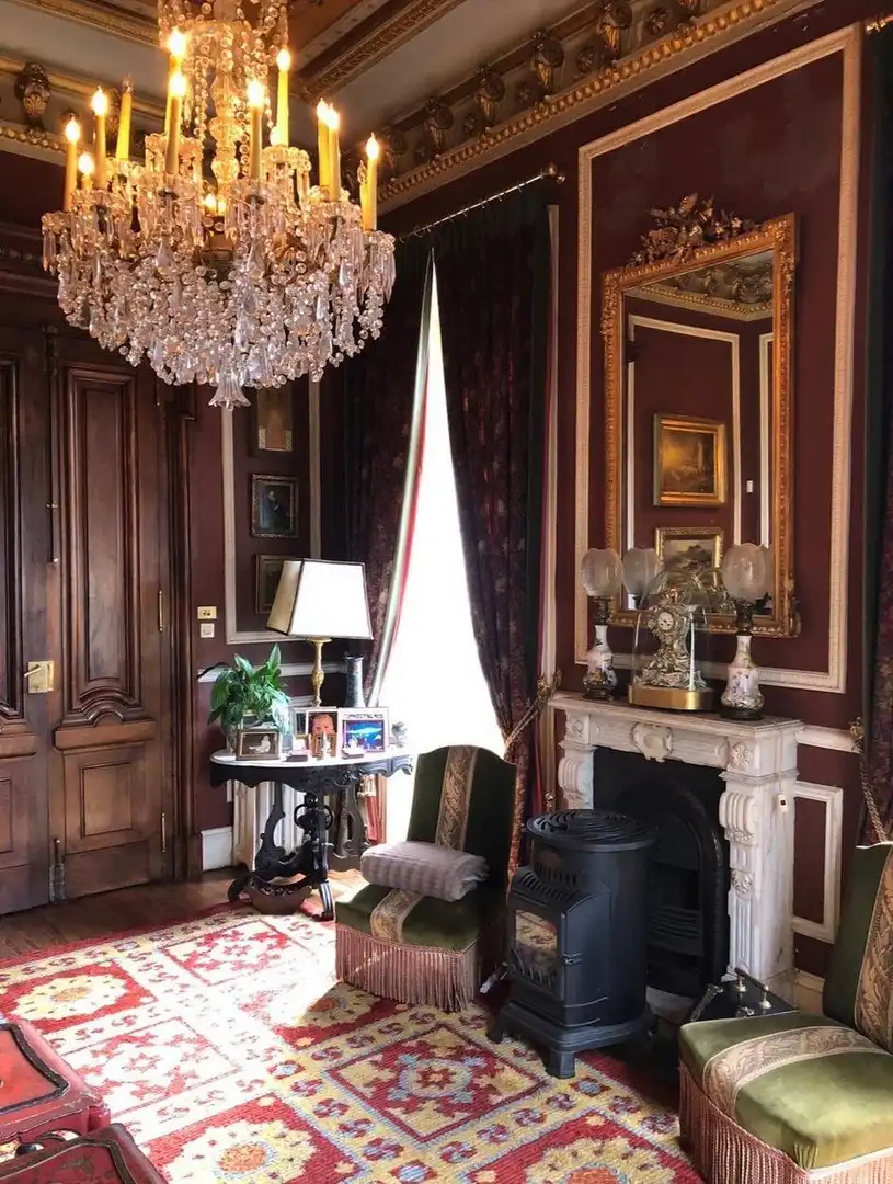 Sala d'estar de Casa o xalet en venda en Gijón  amb Jardí privat, Terrassa i Moblat