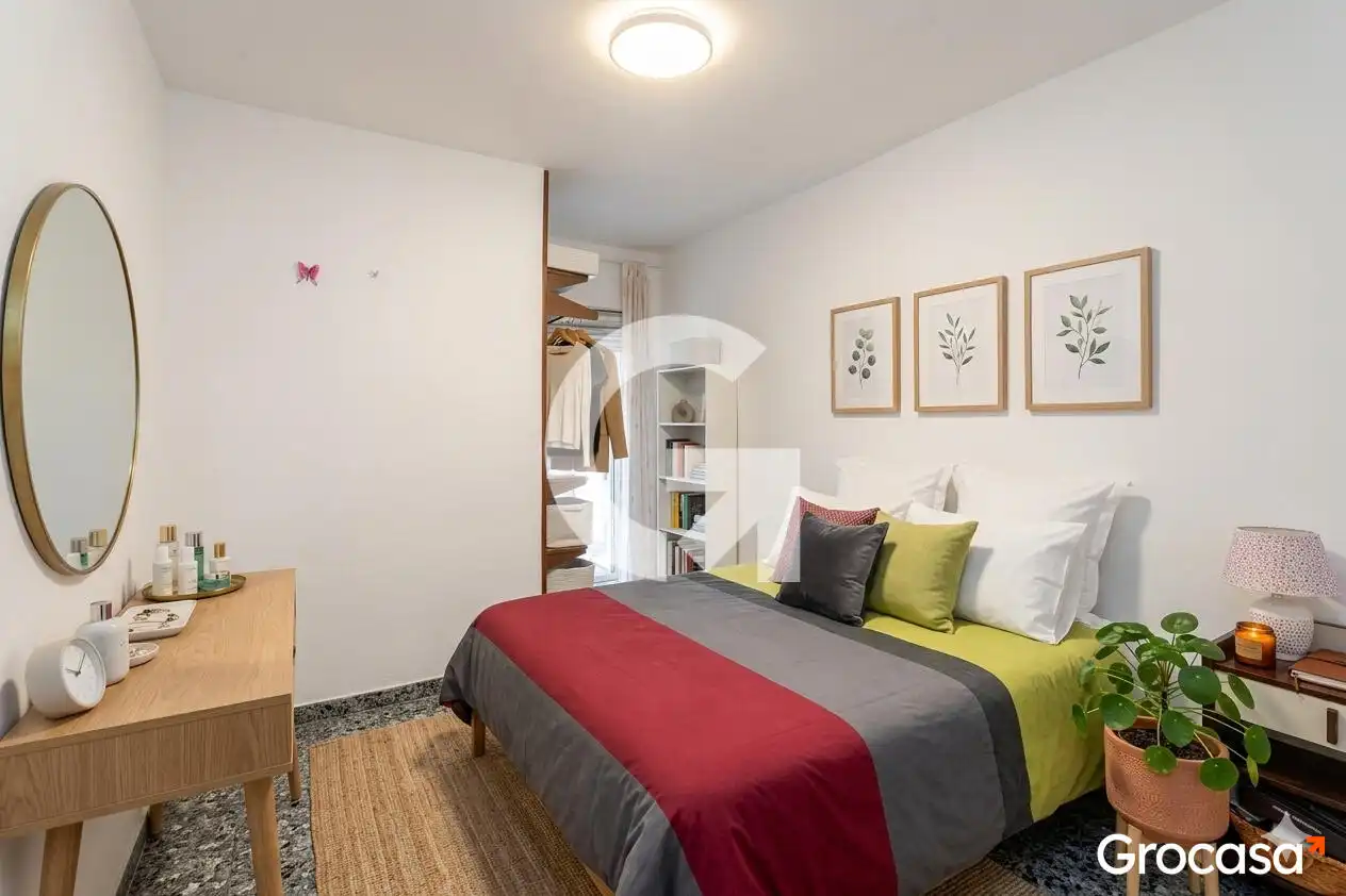 Habitación de Piso en venta en L'Hospitalet de Llobregat con Calefacción y Horno