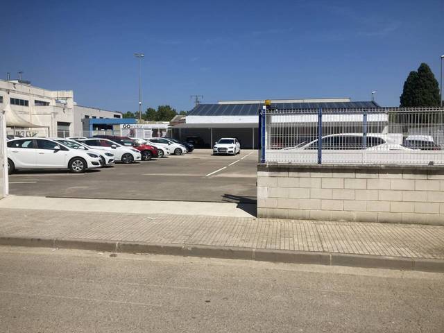Terreno en Venta en Calle Rocacorba en Barri dels Escriptors