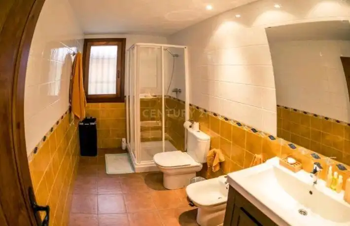 Bany de Casa o xalet en venda en Maello amb Moblat