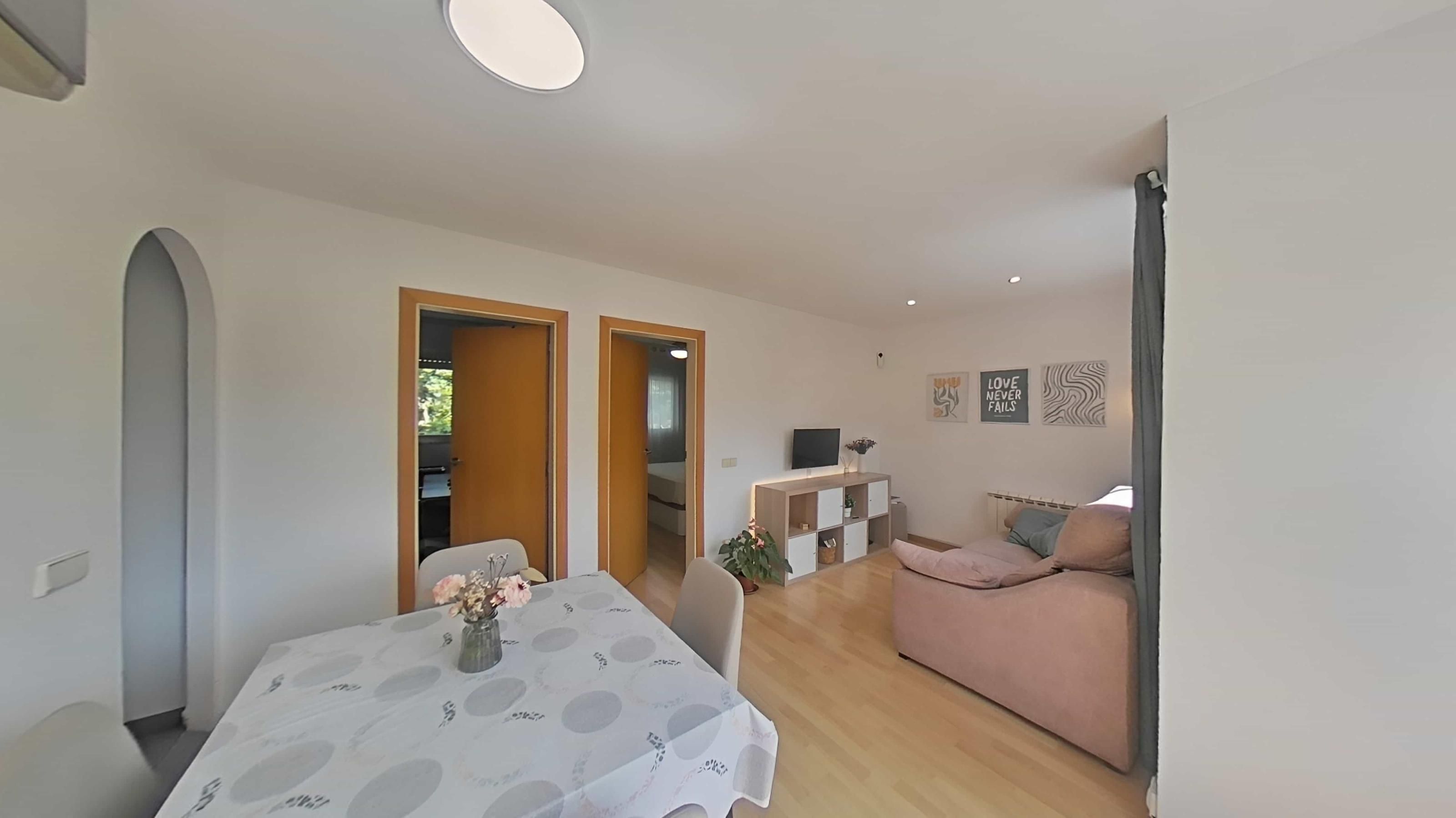 Living room of Flat for sale in Sabadell  with Air Conditioner, Heating and Parquet flooring