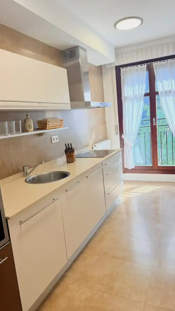 Cocina de Piso en venta en Vitoria - Gasteiz con Calefacción, Trastero y Amueblado