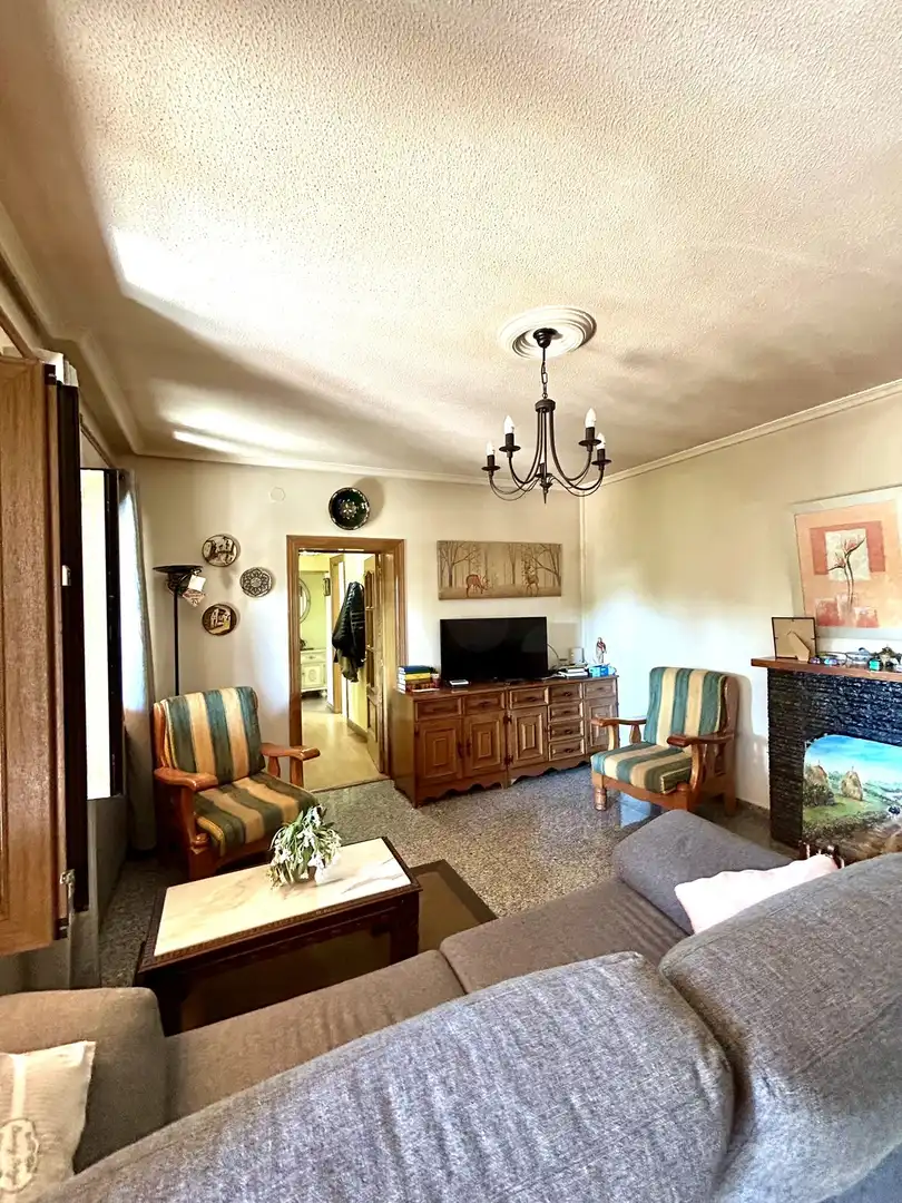 Sala de estar de Casa o chalet en venta en Villadangos del Páramo con Calefacción, Terraza y Piscina