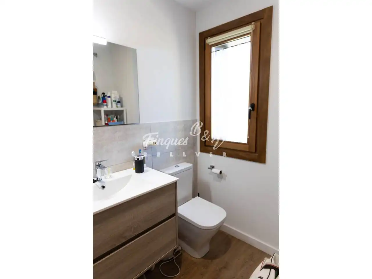 Baño de Apartamento en venta en Bellver de Cerdanya con Aire acondicionado, Calefacción y Parquet