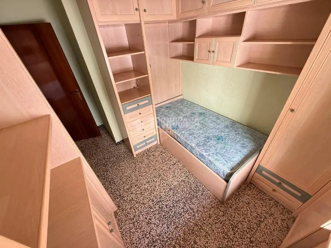 Bedroom of Flat for sale in Zaragoza