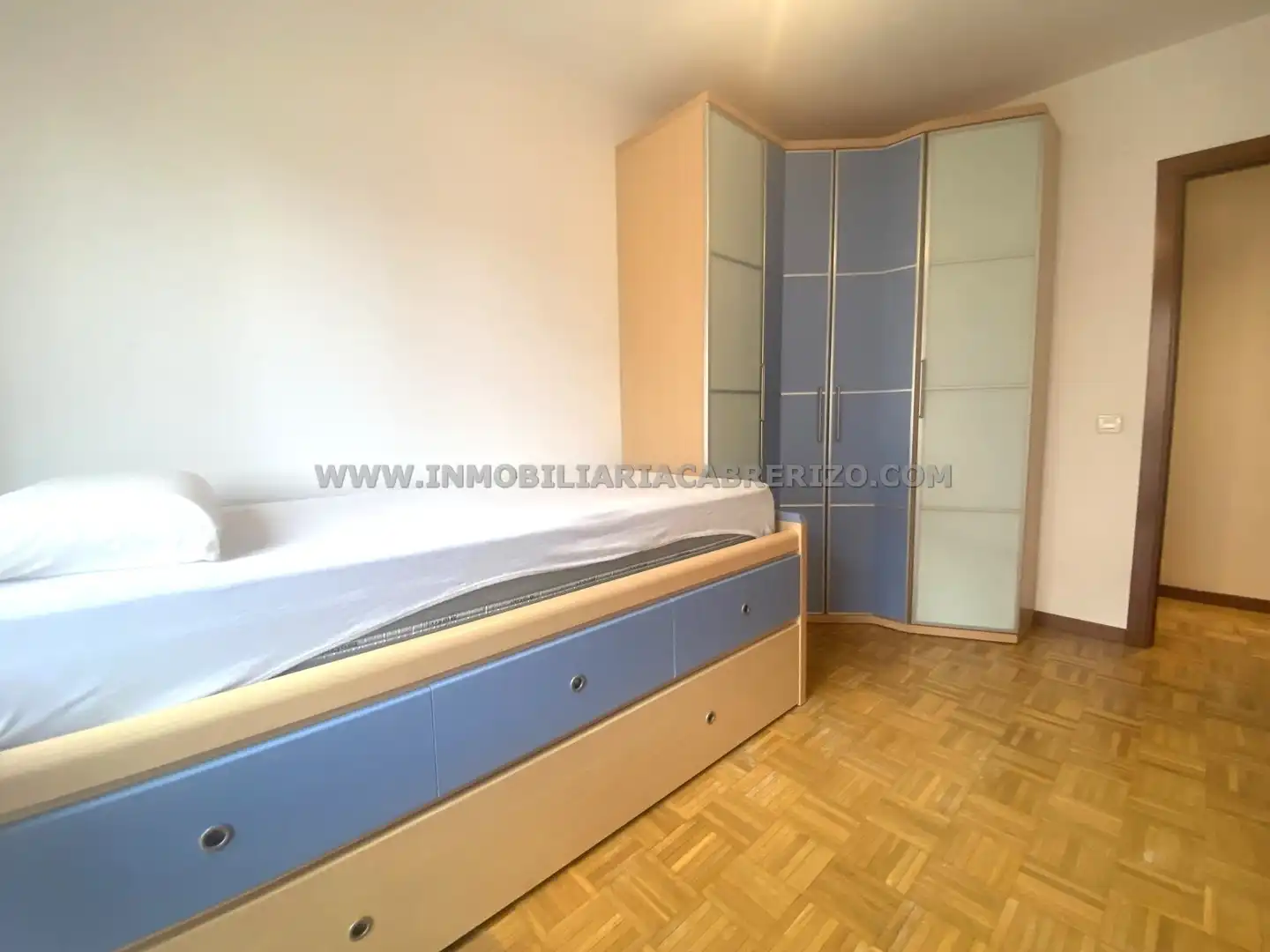 Habitación de Piso en venta en  Pamplona / Iruña con Calefacción, Jardín privado y Parquet