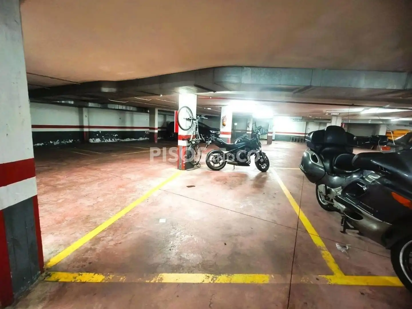 Parking de Piso en venta en A Coruña Capital  con Trastero y Amueblado