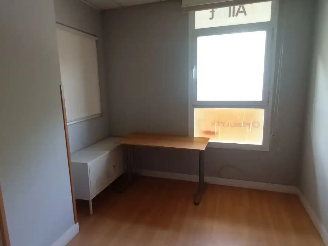 Dormitori de Oficina de lloguer en Tres Cantos amb Aire condicionat, Calefacció i Alarma
