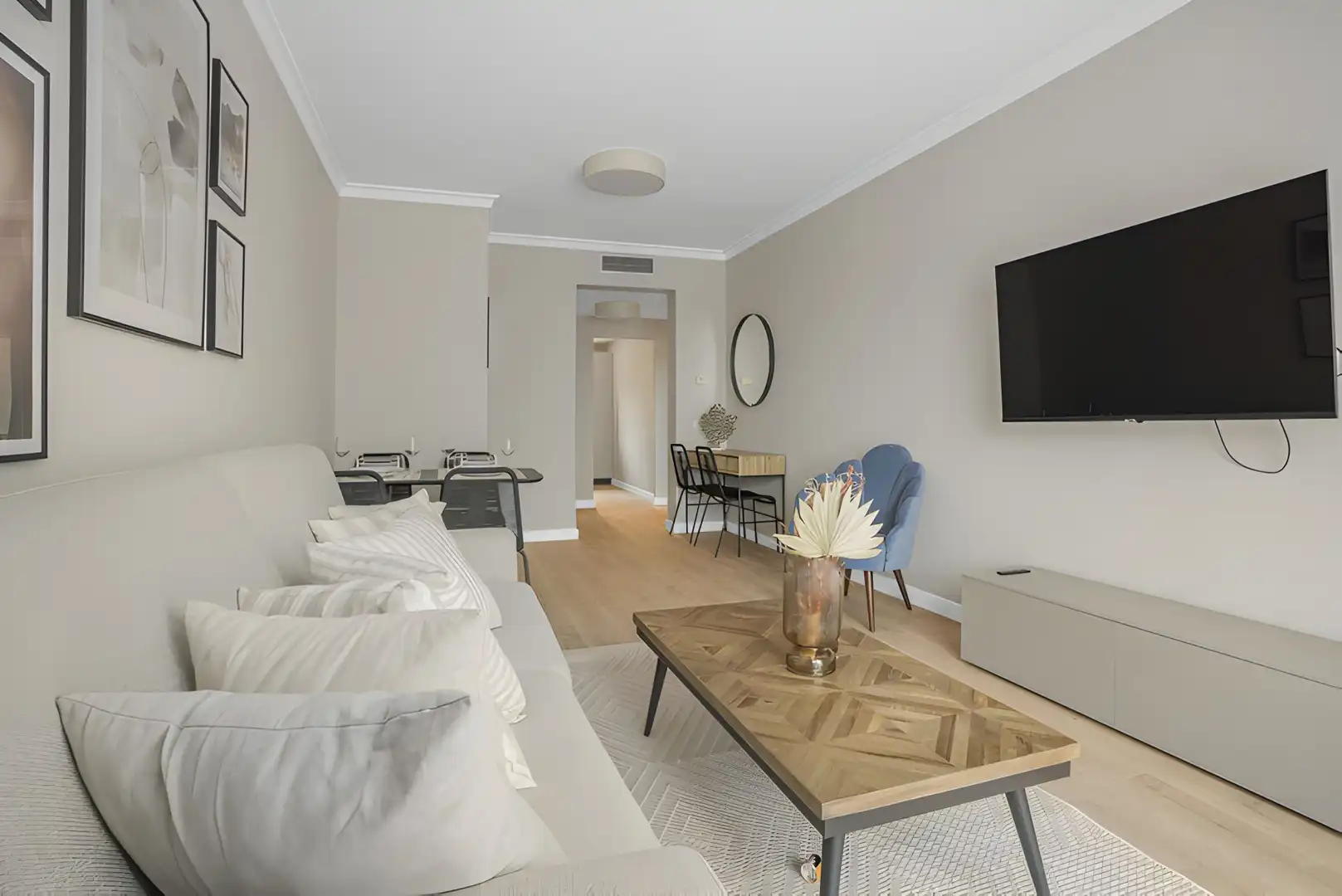 Sala d'estar de Àtic en venda en Estepona amb Aire condicionat, Terrassa i Traster