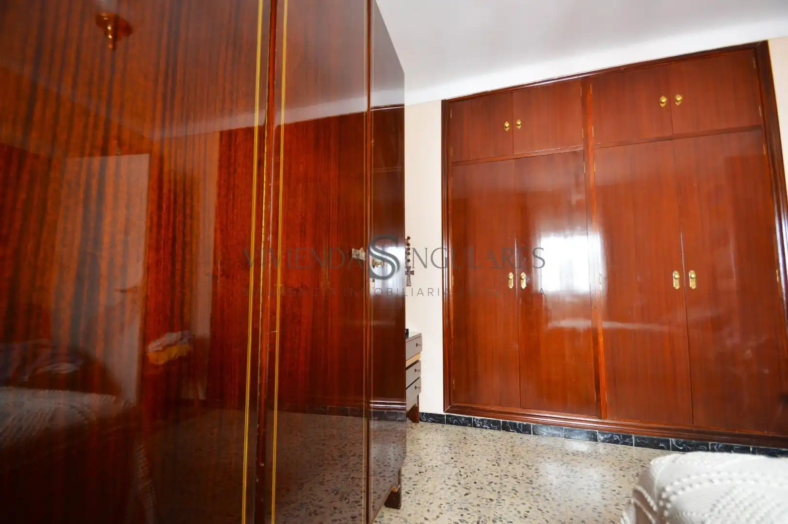 Flat for sale in Sevilla  with Air Conditioner, Terrace and Storage room