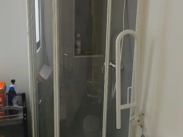 Badezimmer von Geschaftsraum zum Verkauf in  Pamplona / Iruña mit Klimaanlage und Möbliert