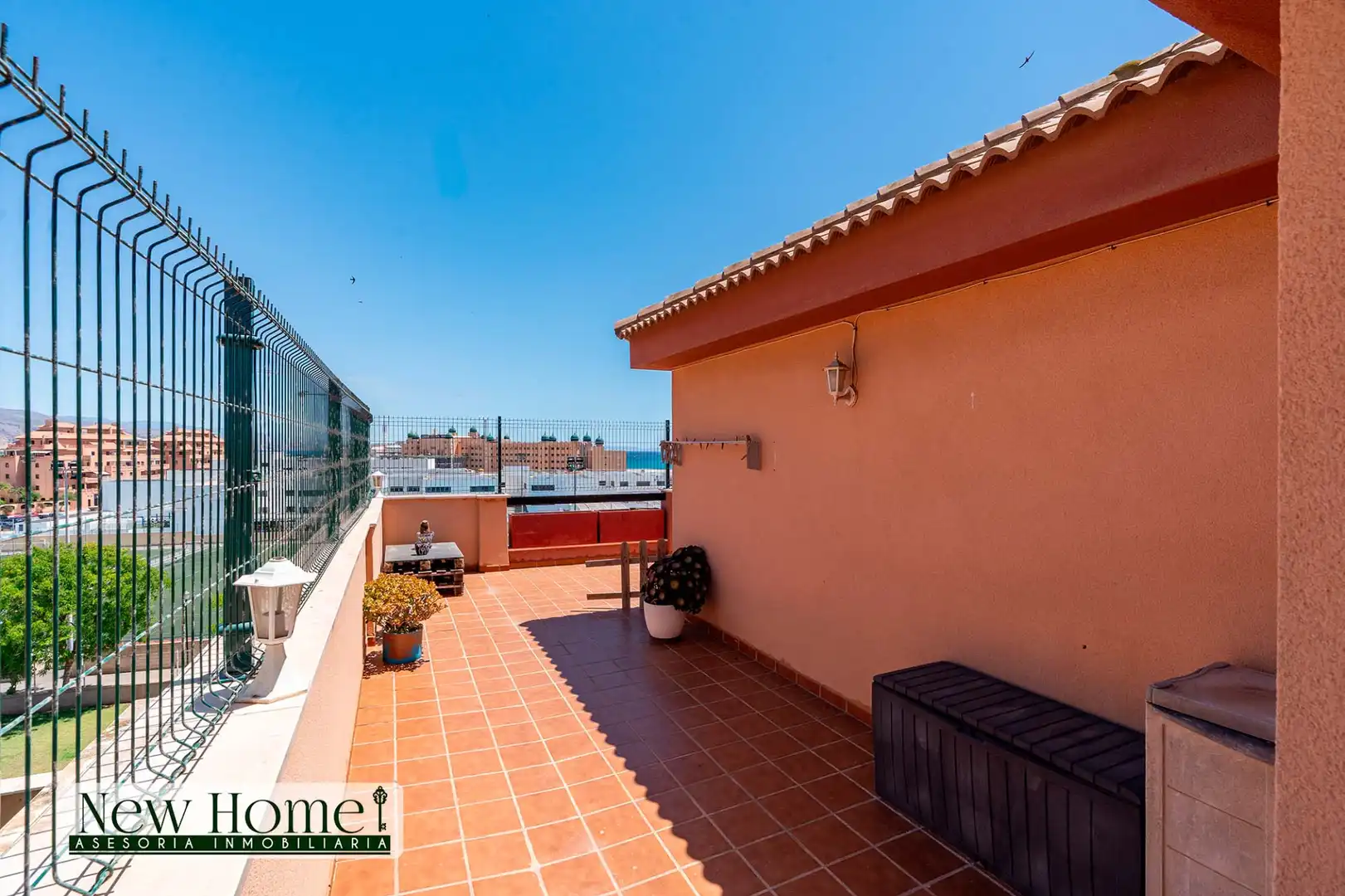 Terrasse von Dachboden zum Verkauf in Roquetas de Mar mit Klimaanlage, Terrasse und Gemeinschaftspool