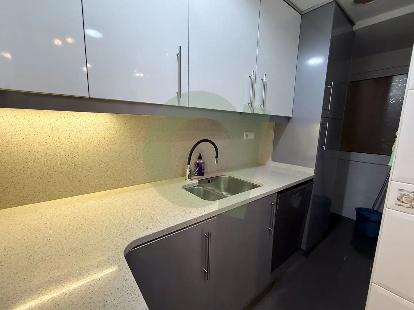 Cuina de Pis en venda en Barcelona amb Aire condicionat i Calefacció