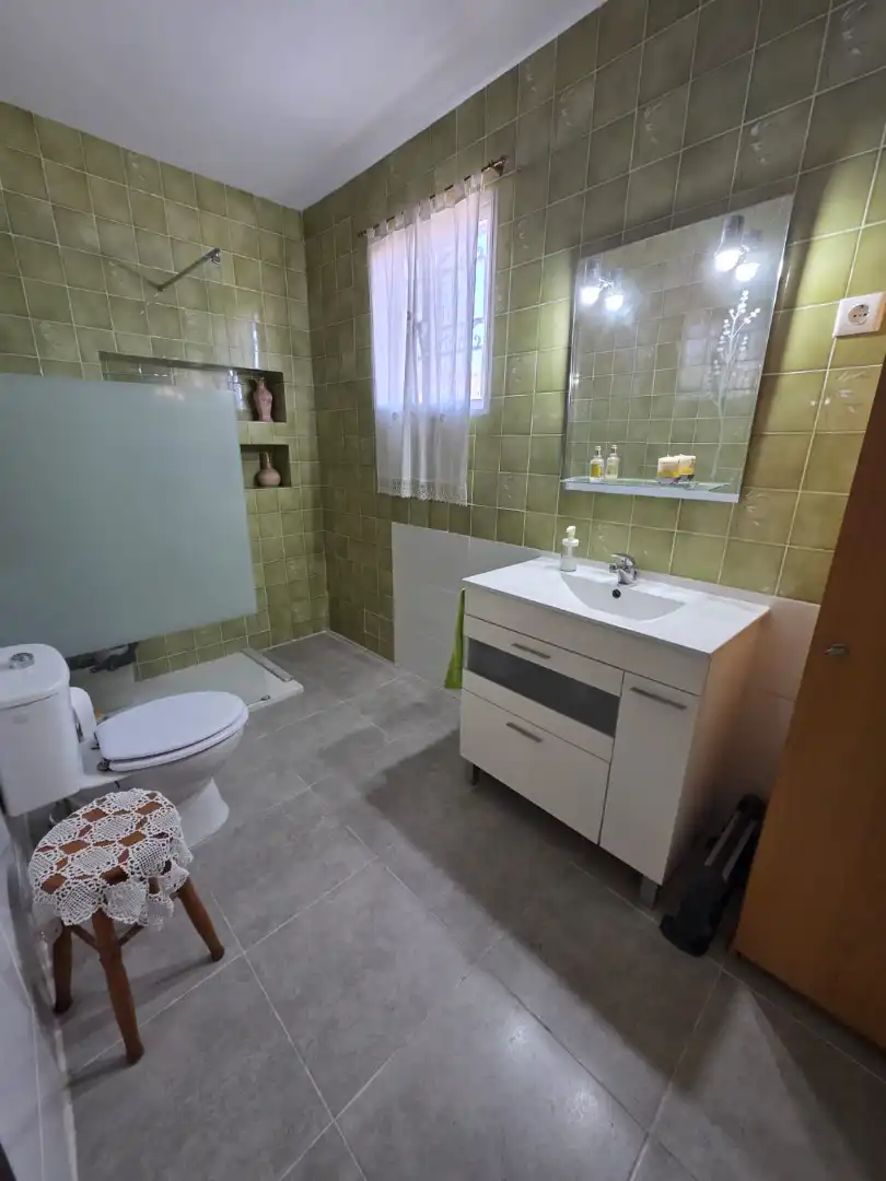 Bany de Casa o xalet en venda en Llíria amb Jardí privat, Terrassa i Piscina