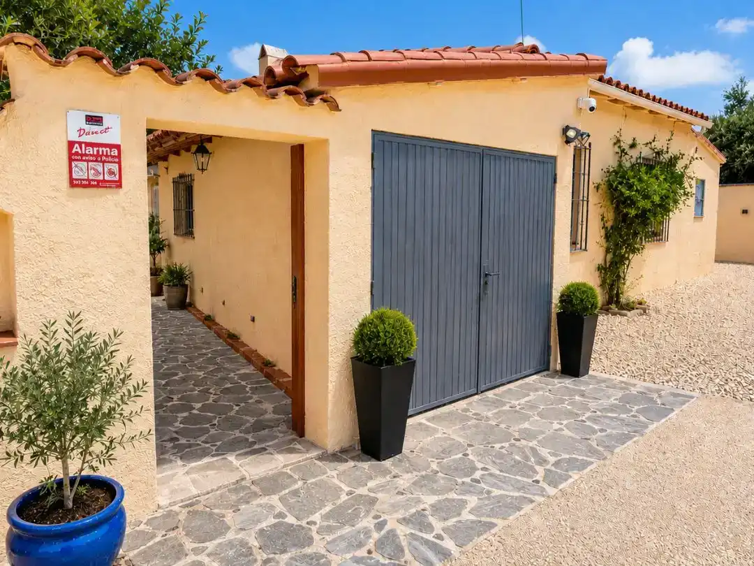 Exterior view of Flat for sale in Roses  with Air Conditioner