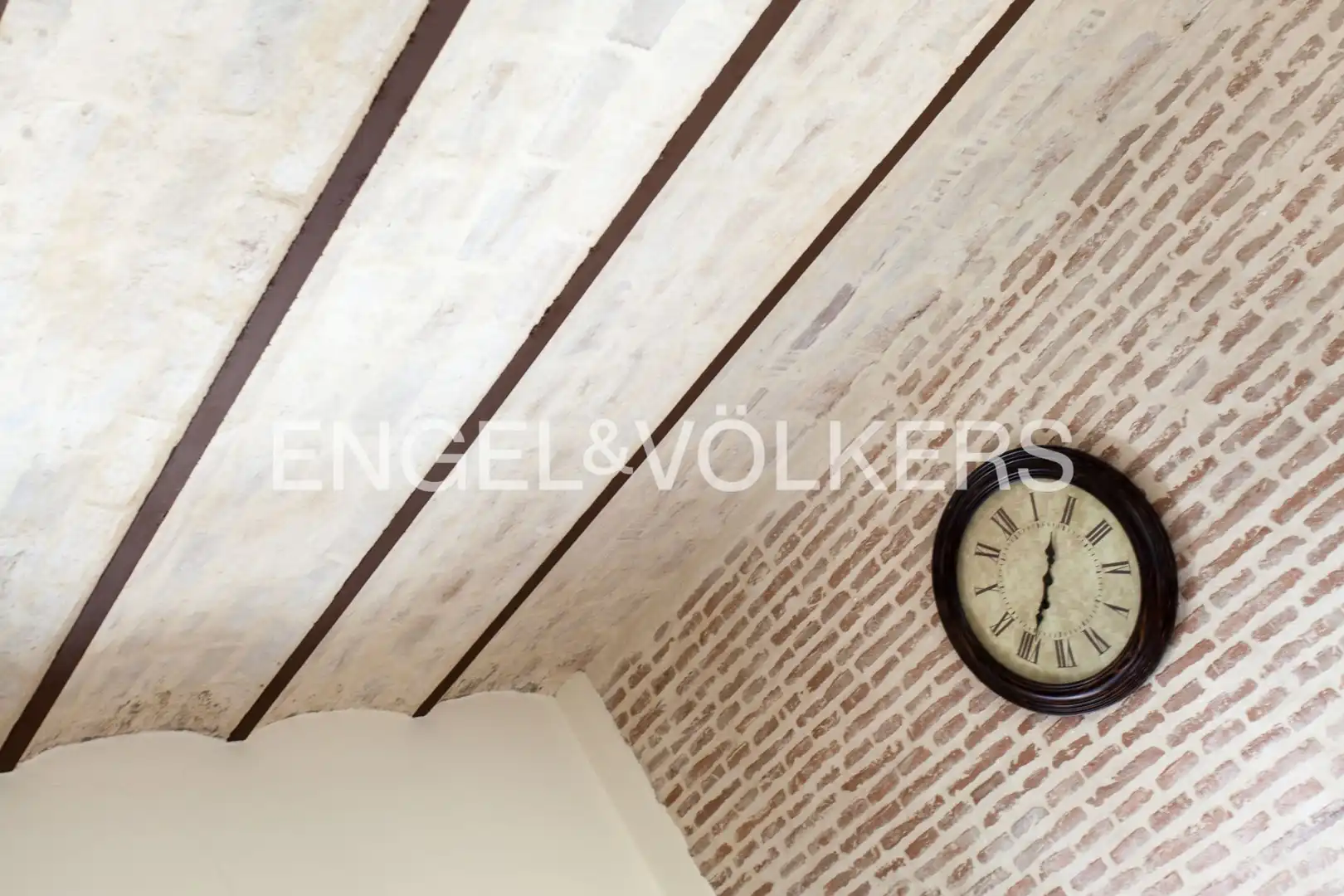 Flat for sale in Sevilla  with Air Conditioner and Heating
