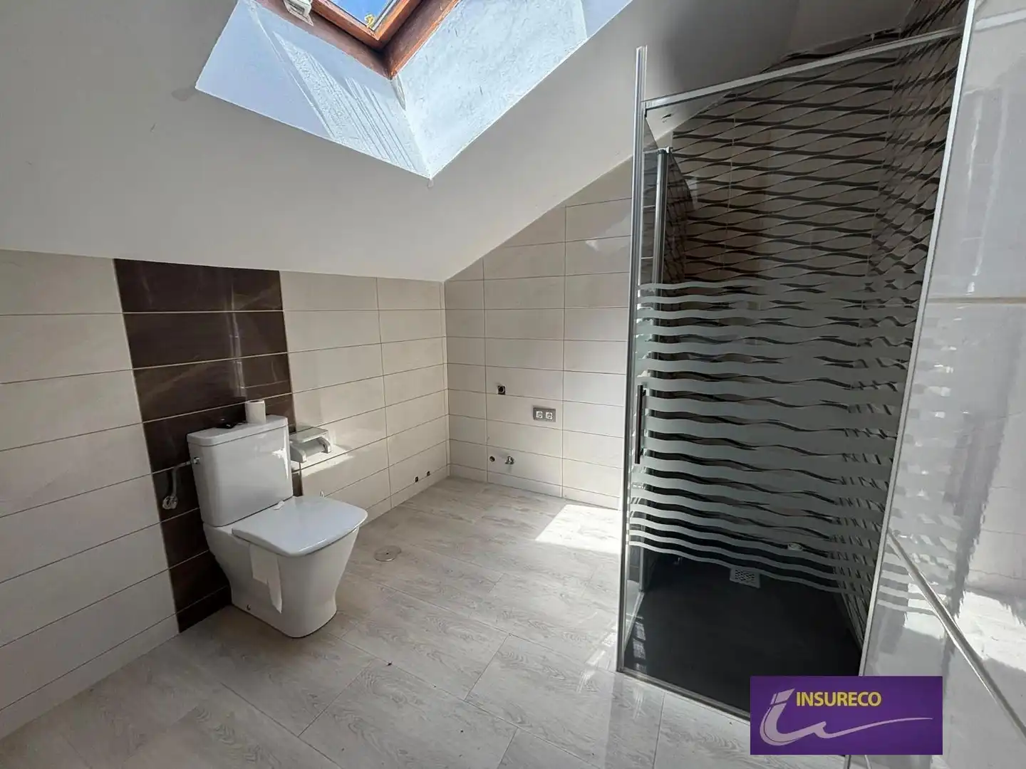 Baño de Dúplex en venta en Valencia de Don Juan con Terraza y Trastero