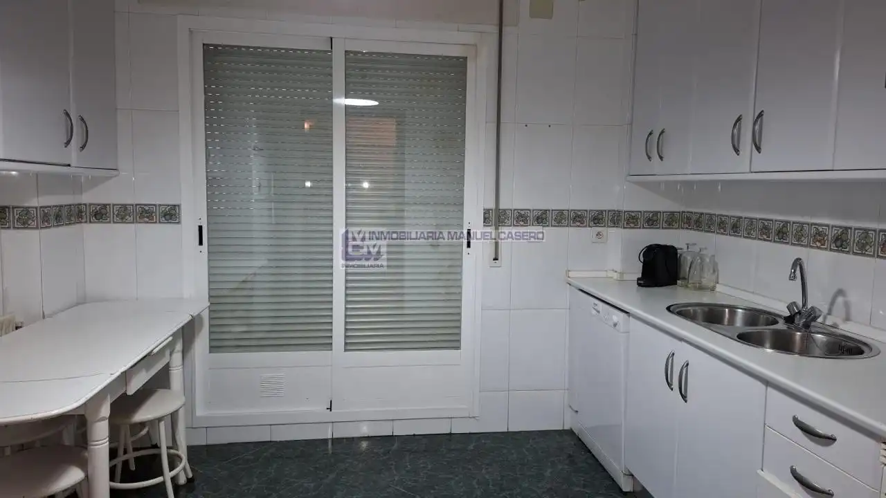 Cuina de Pis en venda en Cáceres amb Calefacció, Parquet i Traster