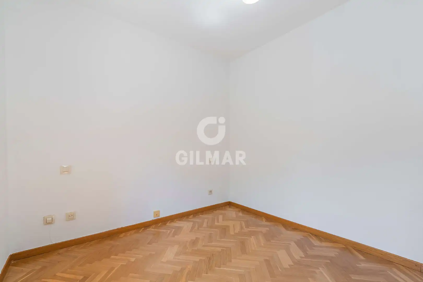 Schlafzimmer von Wohnung zum Verkauf in Pozuelo de Alarcón mit Heizung, Privatgarten und Abstellraum