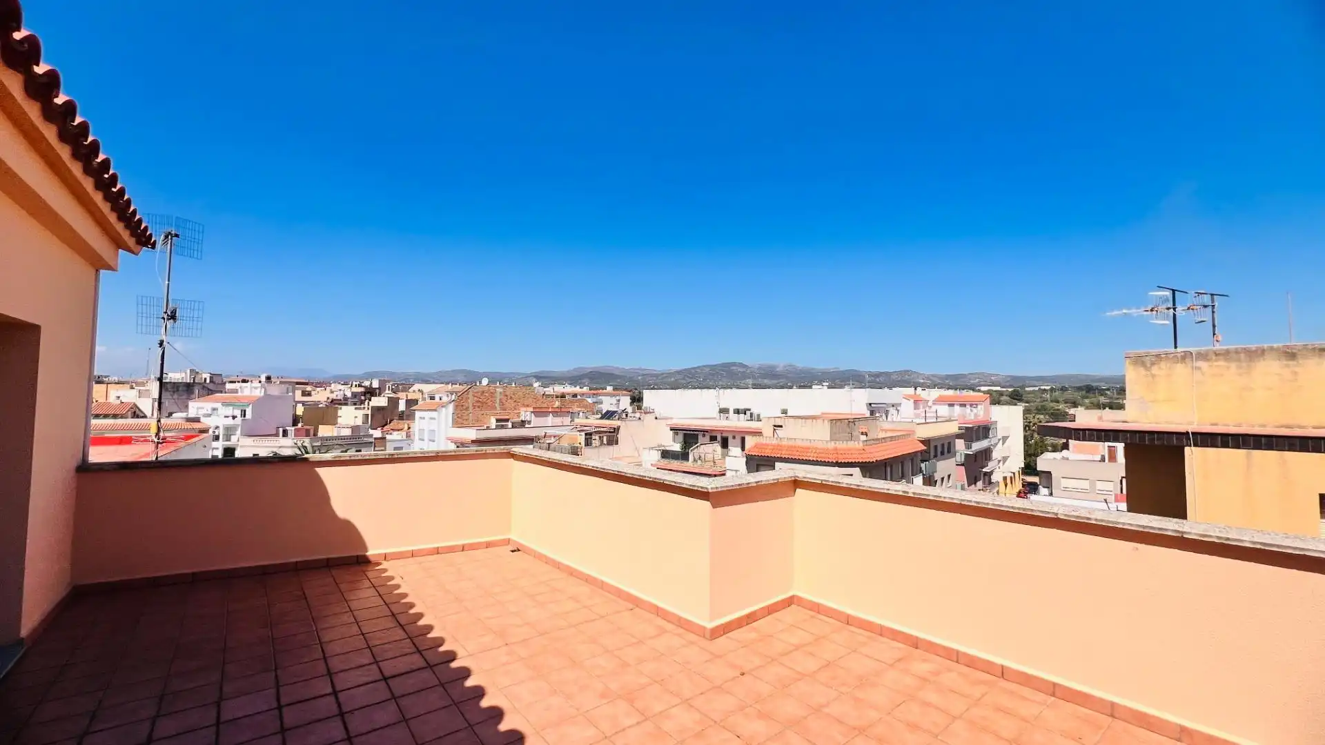 Terrasse von Dachboden zum Verkauf in L'Ampolla mit Terrasse, Möbliert und Alarm