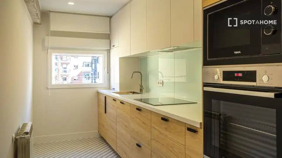 Kitchen of Flat for rent in Madrid  with Air Conditioner, Heating and Furnished
