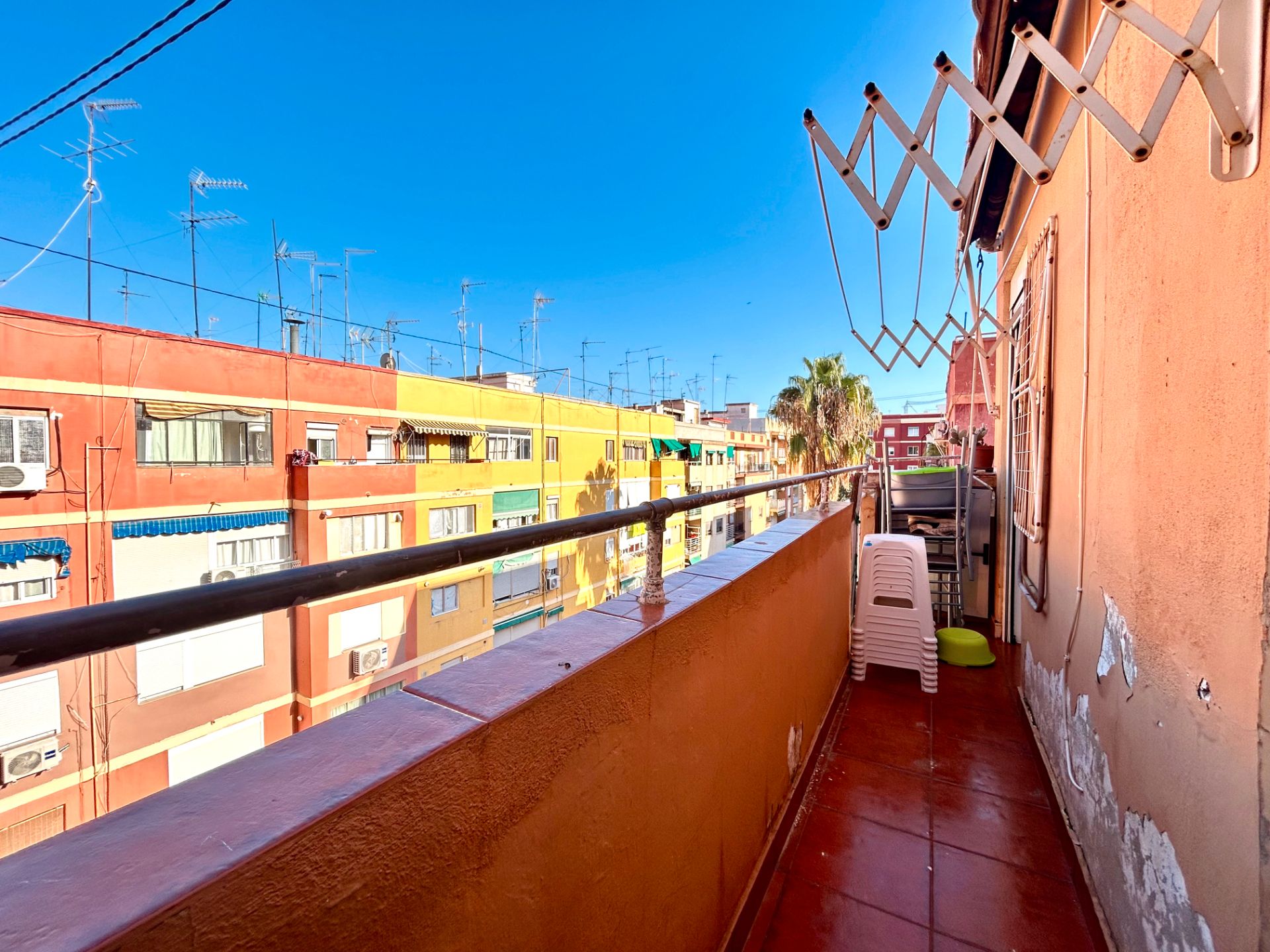 Exterior view of Flat for sale in  Valencia Capital  with Air Conditioner, Furnished and Balcony