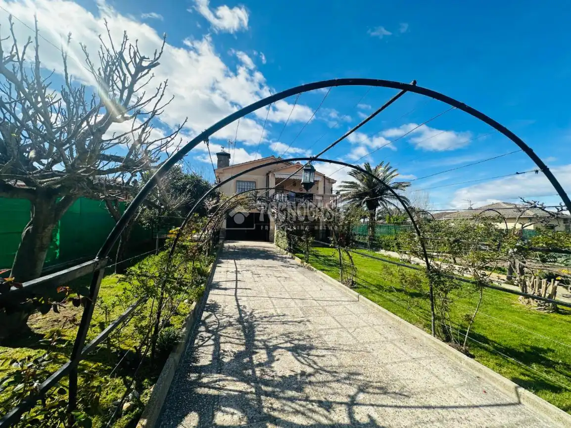 Casa o chalet en venta en Escalona con Calefacción, Piscina y Amueblado