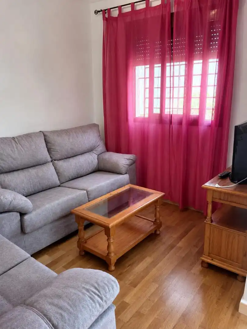 Sala de estar de Apartamento en venta en Dos Hermanas con Trastero y Amueblado