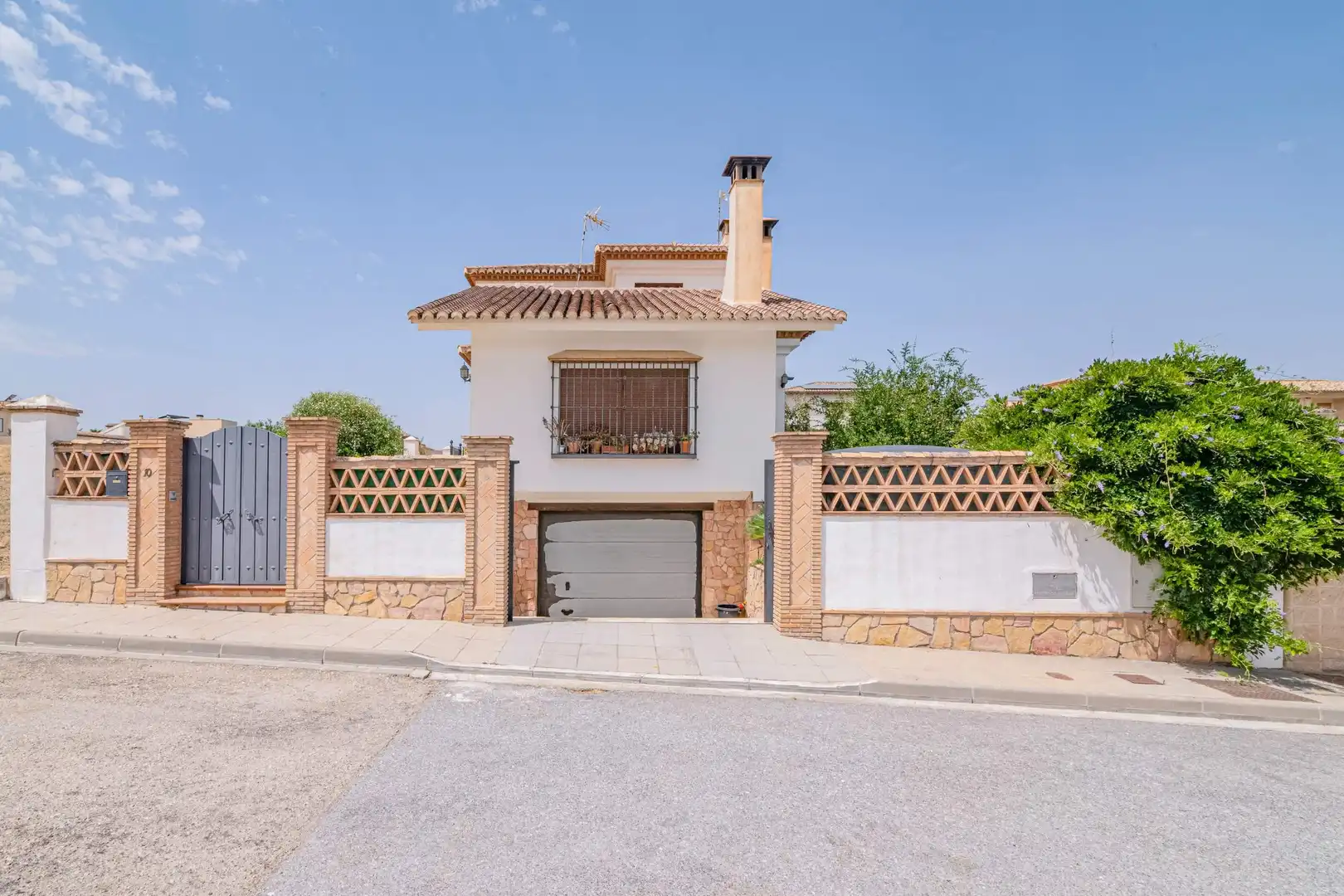 Vista exterior de Casa o chalet en venta en Alhendín con Calefacción, Jardín privado y Trastero