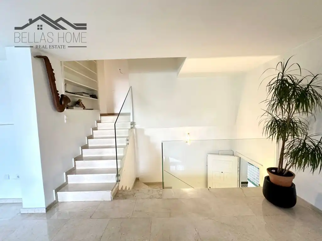 Maisonette zum Verkauf in Estepona mit Terrasse und Schwimmbad