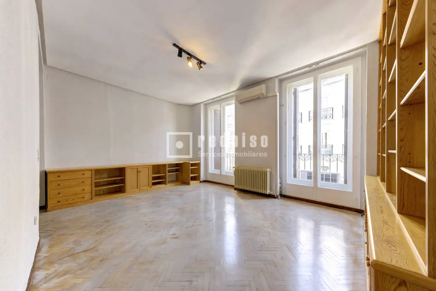 Sala d'estar de Pis en venda en Madrid amb Aire condicionat, Calefacció i Parquet