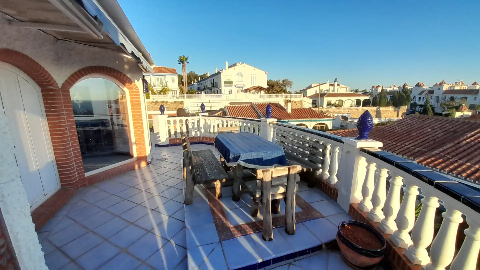 Terrassa de Casa o xalet en venda en Vélez-Málaga amb Aire condicionat, Calefacció i Jardí privat