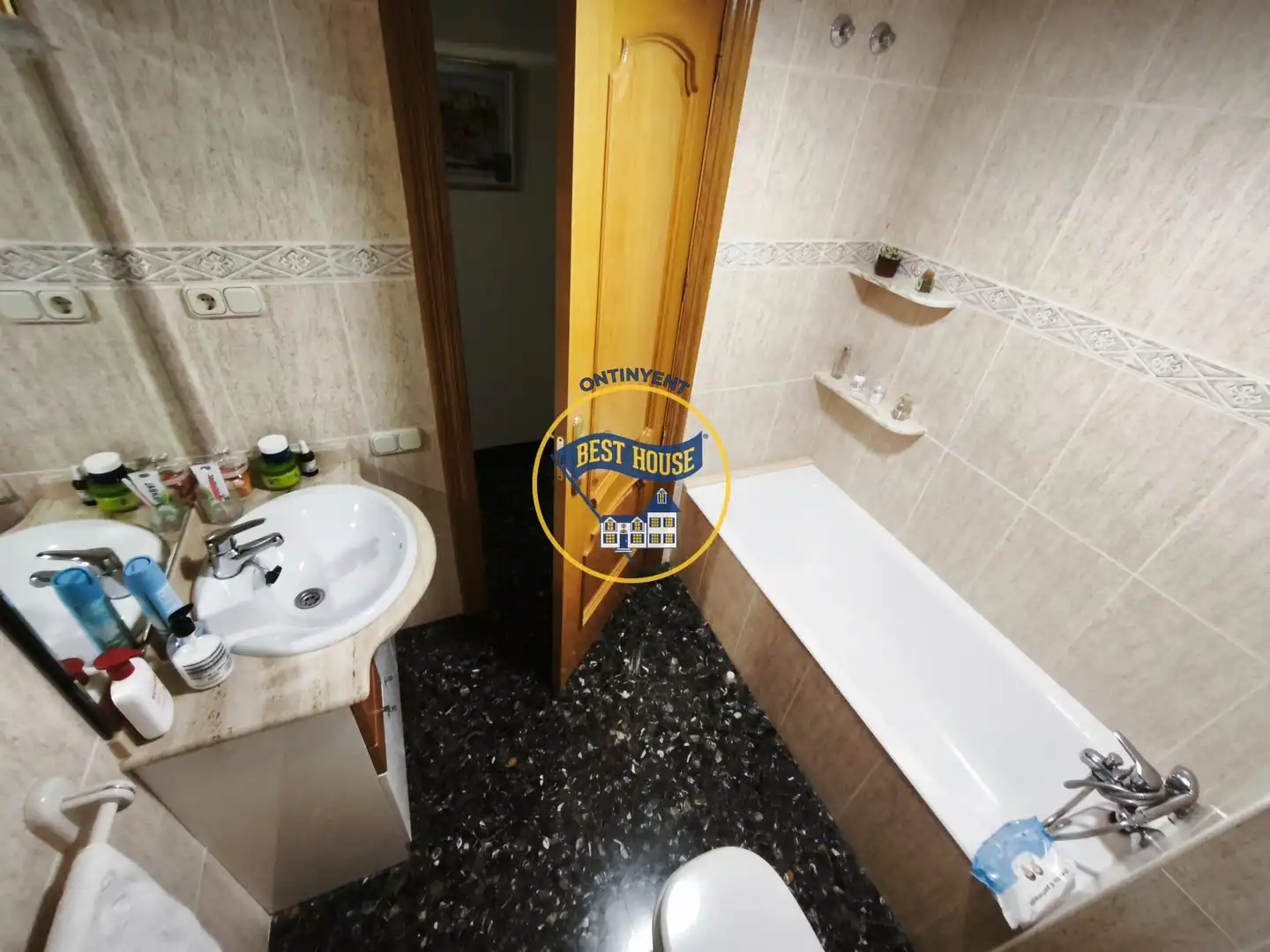 Baño de Piso en venta en Ontinyent con Trastero, Amueblado y Balcón