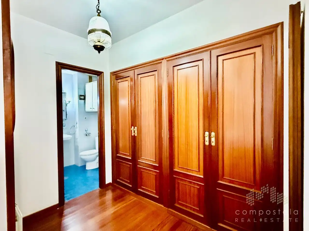Habitación de Piso en venta en Santiago de Compostela  con Calefacción, Parquet y Trastero