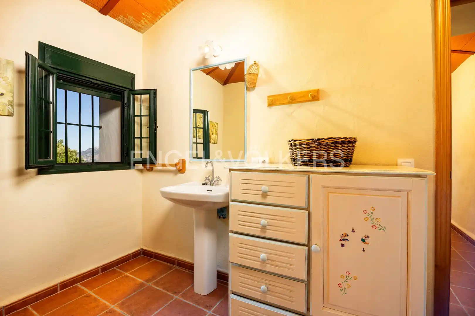 Bathroom of Country homes for sale in Grazalema  with Air Conditioner, Heating and Private garden
