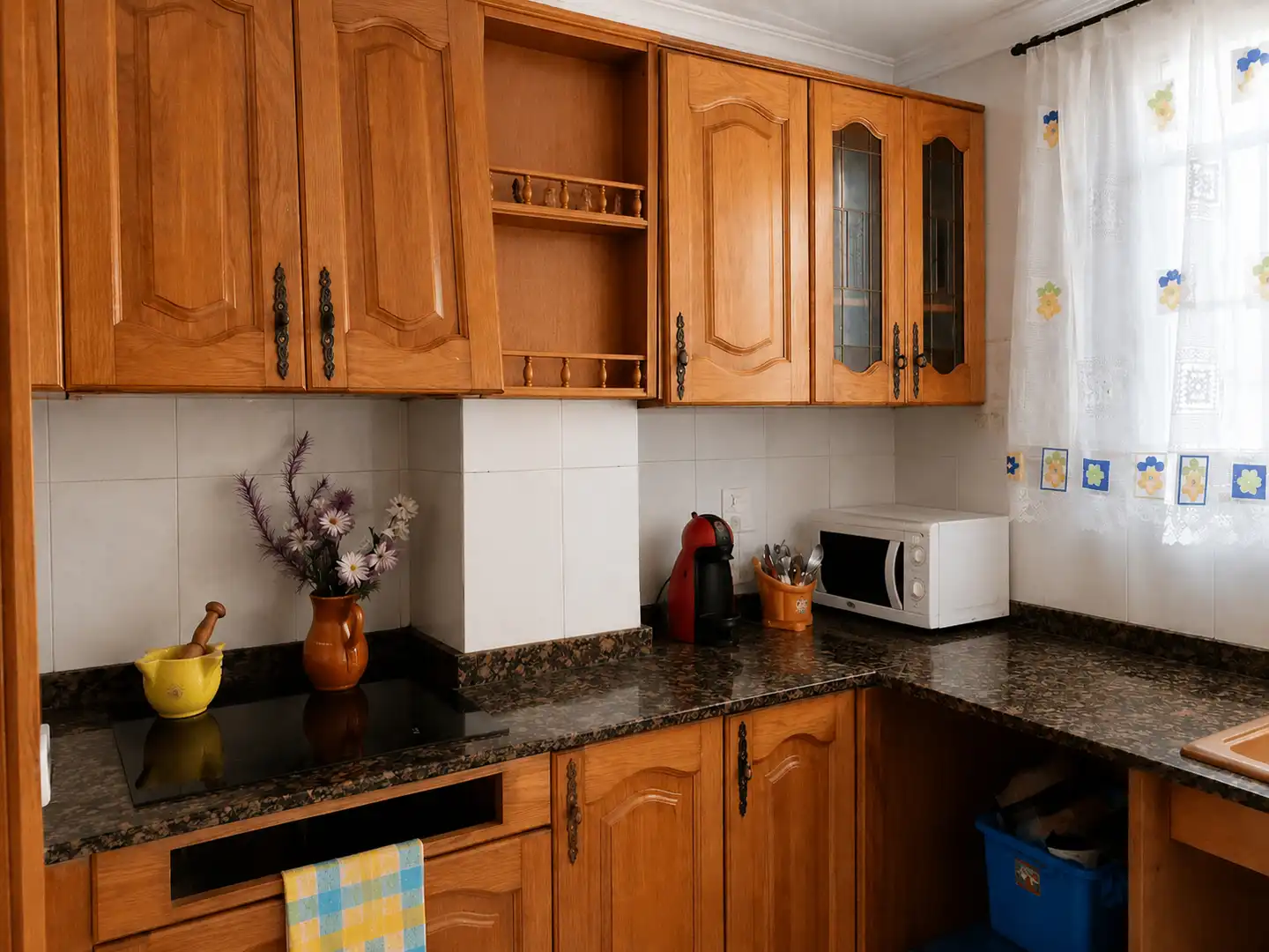 Cuina de Casa adosada de lloguer en Utiel amb Terrassa, Moblat i Forn
