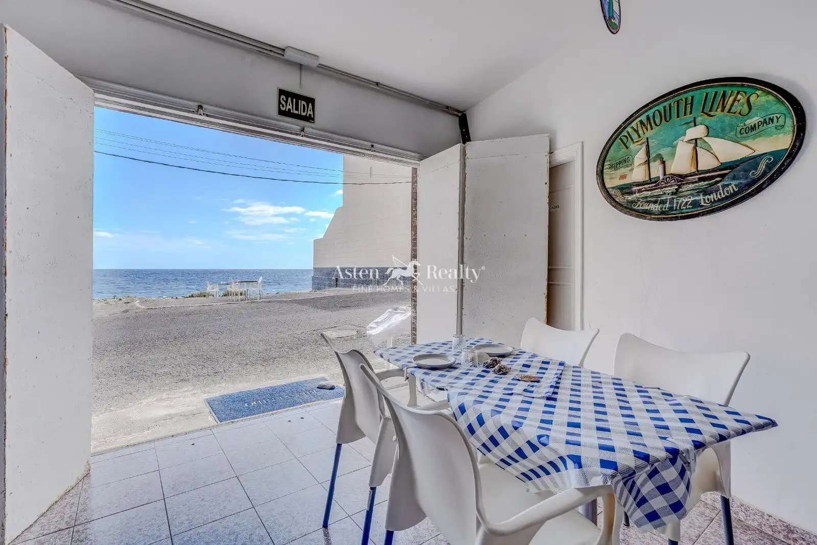 Local en traspaso en Arico con Terraza, Amueblado y Internet