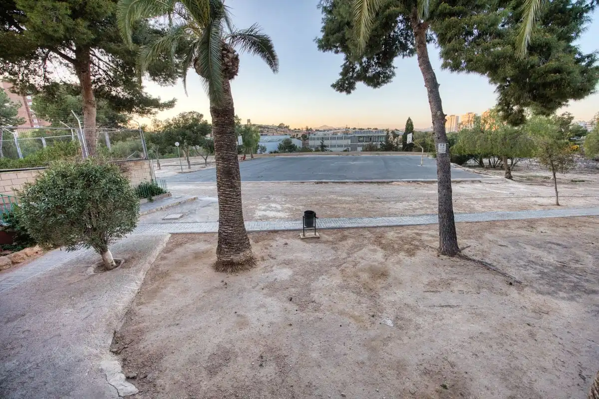 Piso con piscina en venta en C. Pintor Pedro Camacho, imagen 23