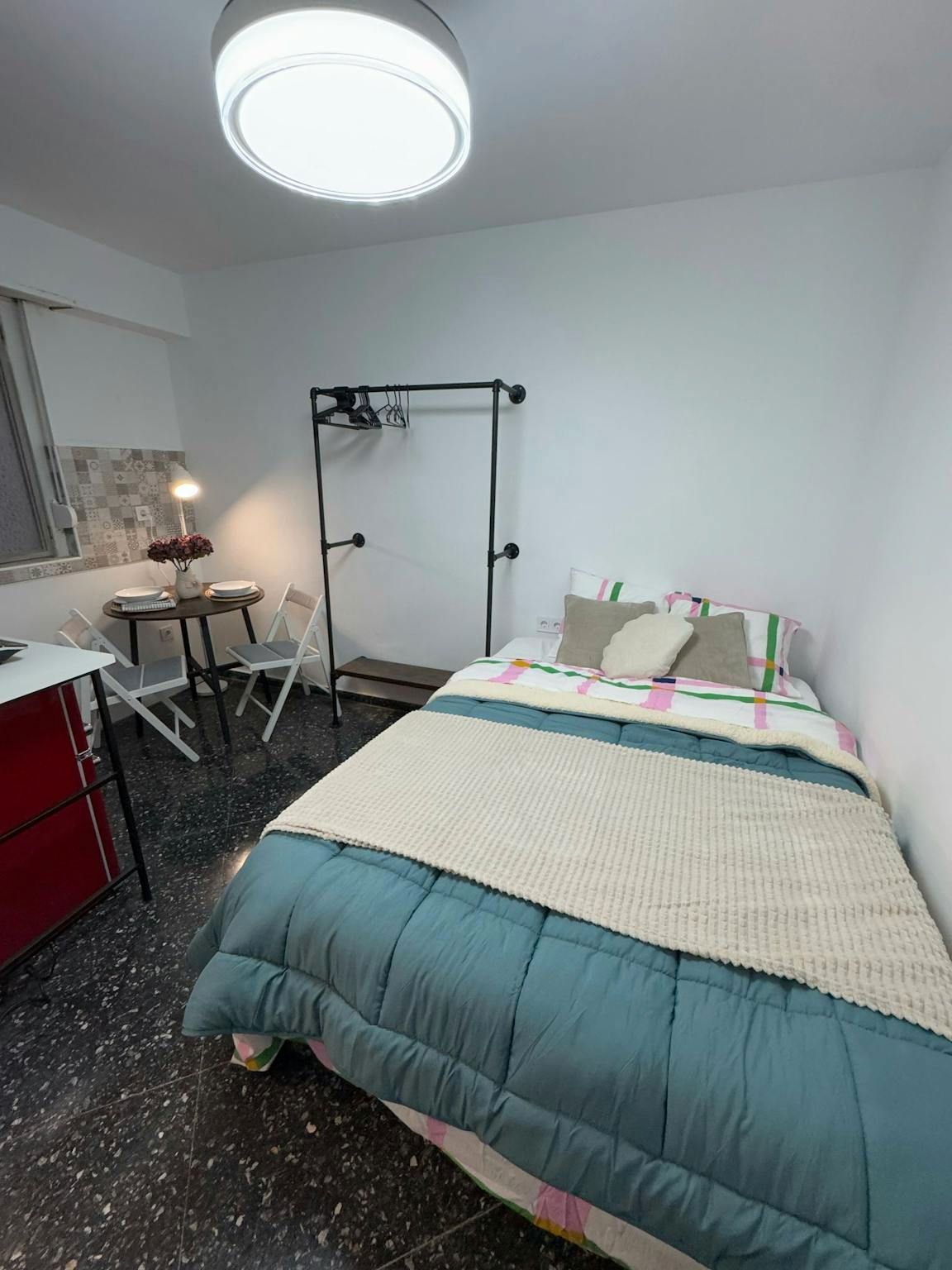 Bedroom of Flat to share in  Valencia Capital  with Furnished and Washing machine