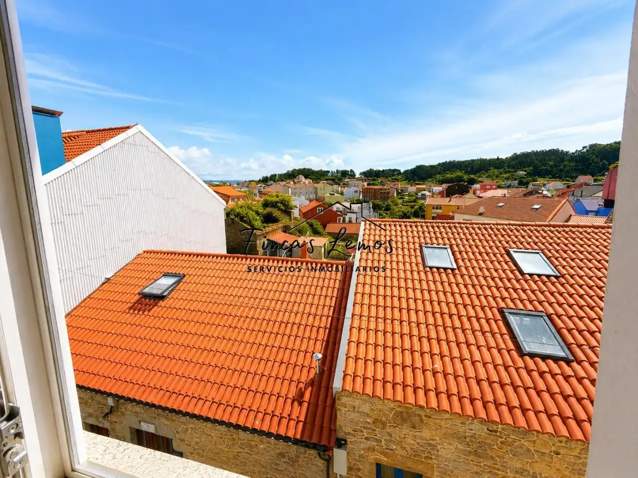 Vista exterior de Casa o xalet en venda en Camariñas amb Terrassa i Moblat