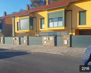 Exterior view of Single-family semi-detached to rent in Cangas   with Private garden, Terrace and Furnished
