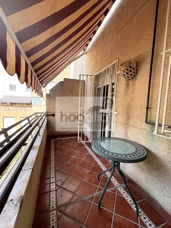 Terrasse von Wohnung zum Verkauf in Sevilla mit Klimaanlage, Terrasse und Gemeinschaftspool