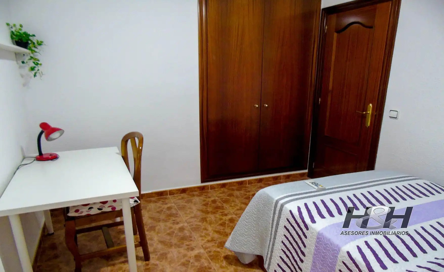 Schlafzimmer von Wohnung zur Miete in Burjassot mit Klimaanlage, Heizung und Möbliert