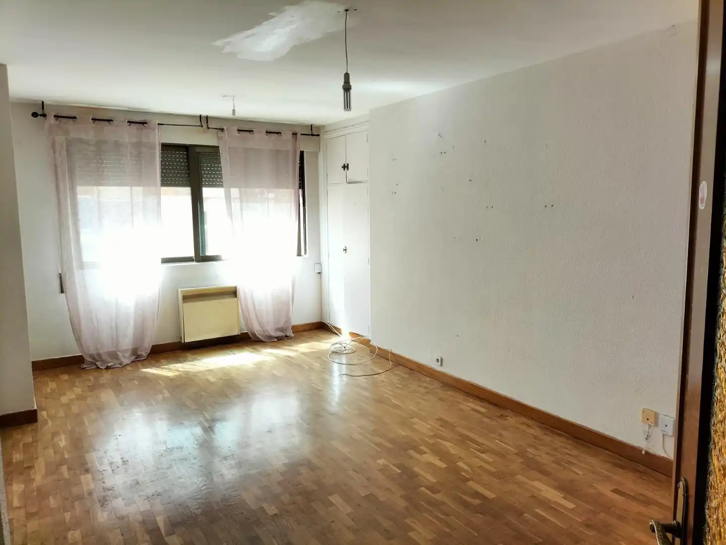 Living room of Flat for sale in Palencia  with Heating, Private garden and Parquet flooring