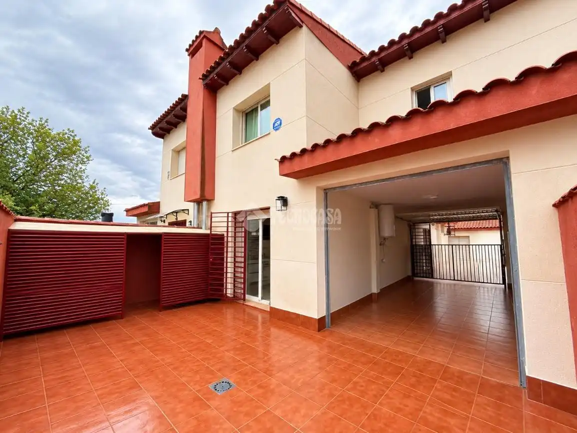 Exterior view of Detached homes for sale in Lucillos, Toledo