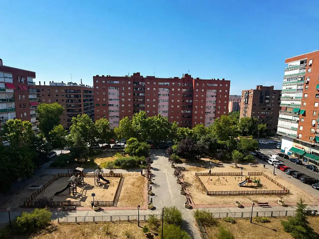 Vista exterior de Piso en venta en Madrid con Calefacción, Parquet y Terraza