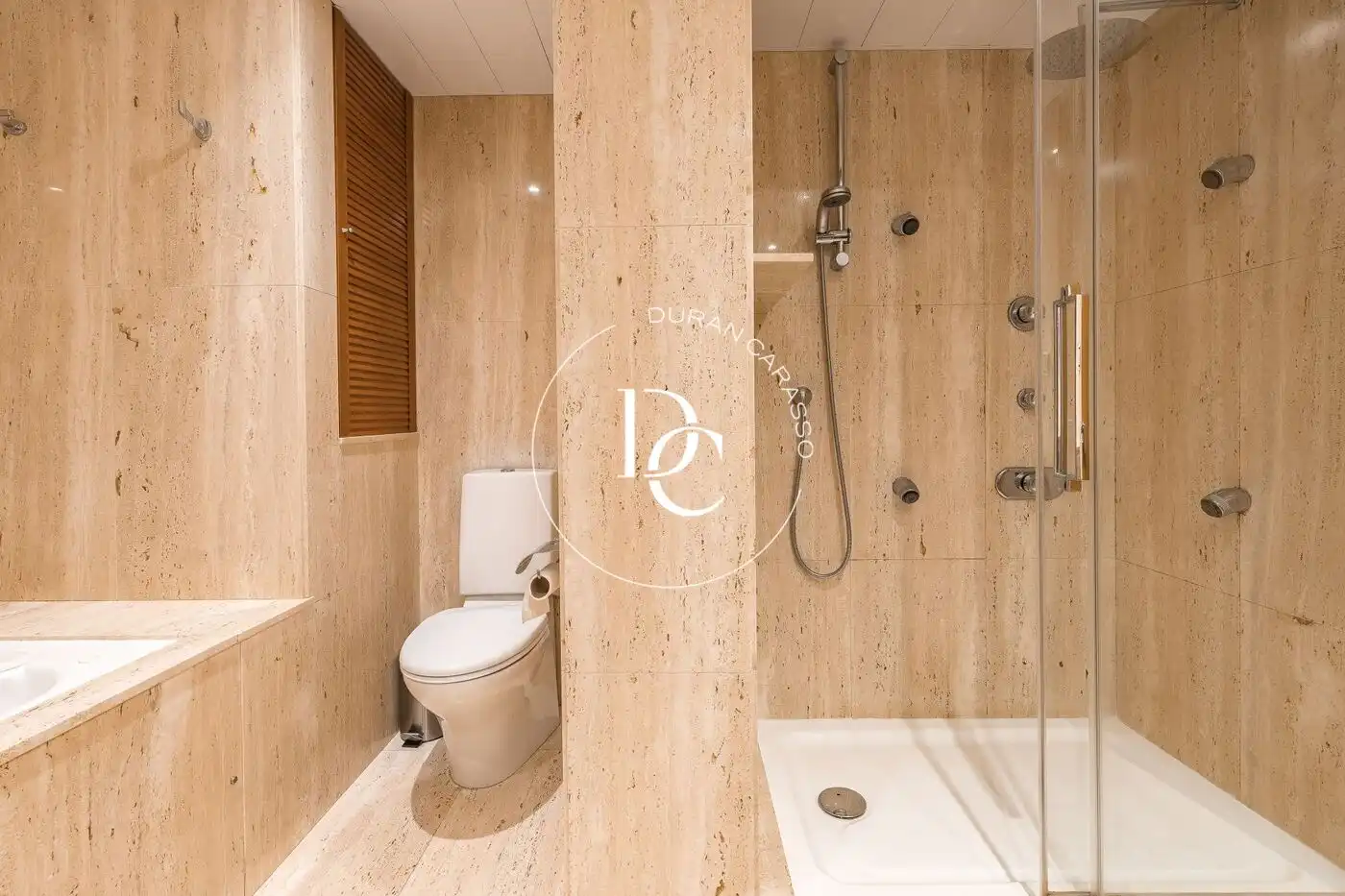 Baño de Ático en venta en Vilanova i la Geltrú con Aire acondicionado, Calefacción y Trastero