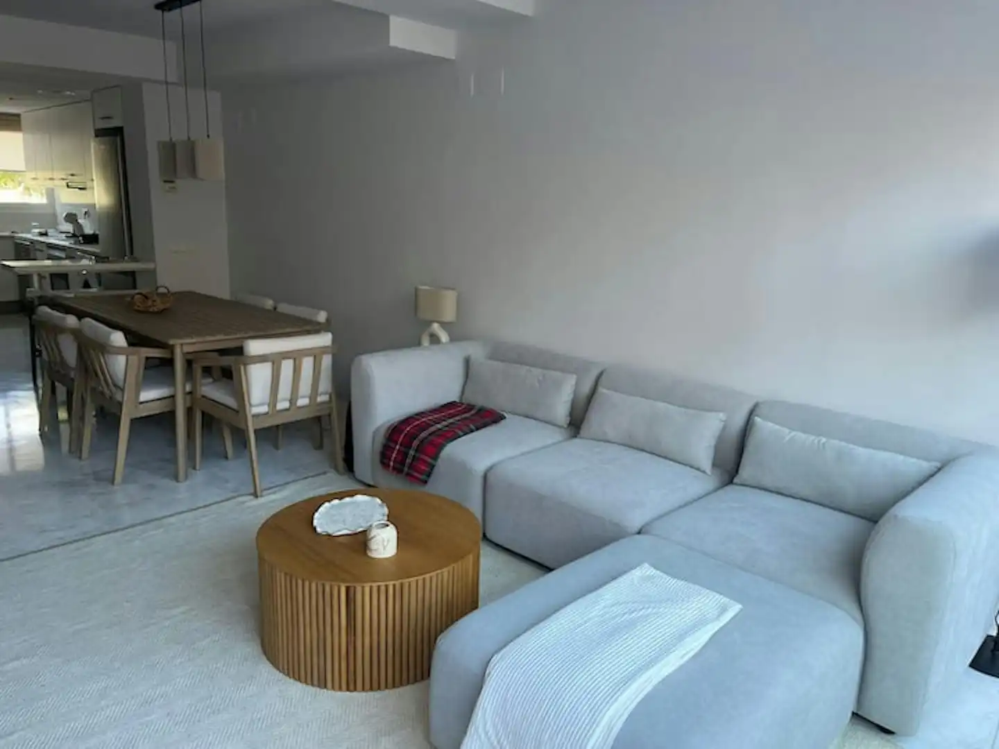 Sala de estar de Piso de alquiler en Jávea / Xàbia con Aire acondicionado, Jardín privado y Amueblado
