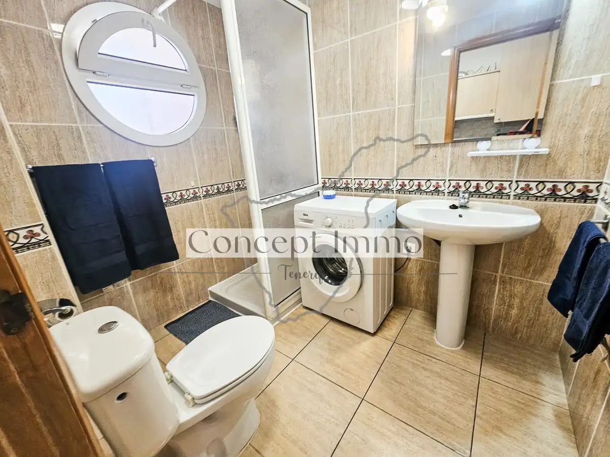 Baño de Estudio en venta en Vilaflor de Chasna con Terraza, Balcón y Piscina comunitaria