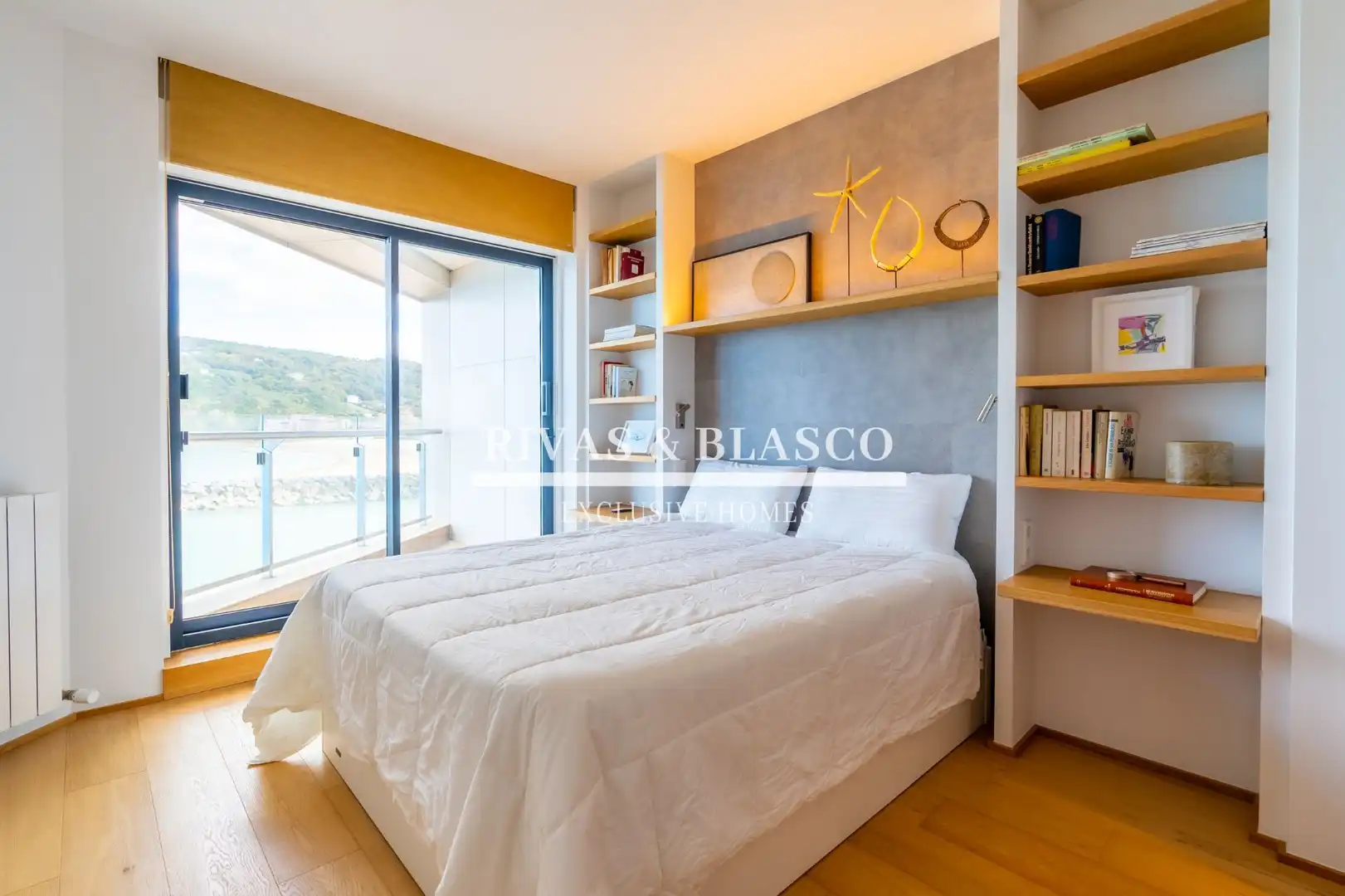 Dormitori de Apartament de lloguer en Donostia - San Sebastián  amb Calefacció i Moblat
